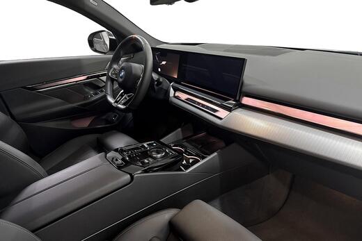 BMW i5 M60 vaihtoauto