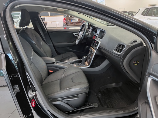 Volvo V40 Cross Country vaihtoauto