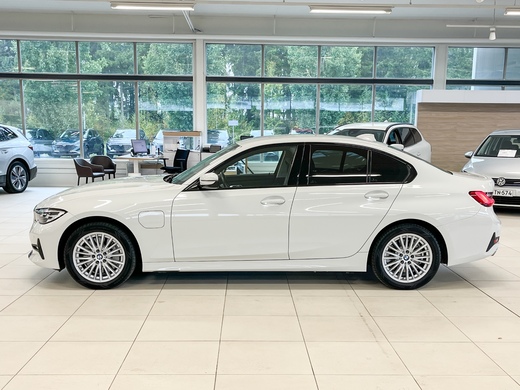 BMW 330 vaihtoauto