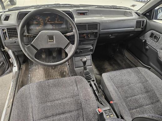 Mazda 323 vaihtoauto
