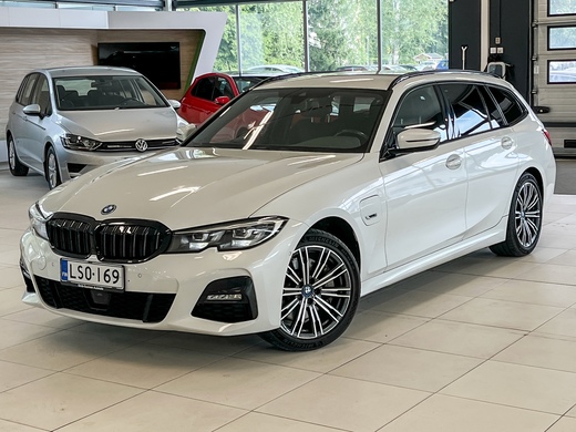 BMW 330 vaihtoauto
