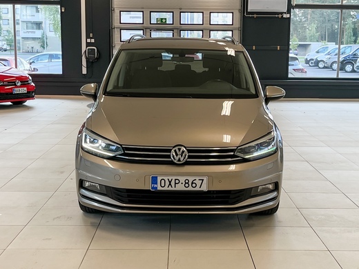 Volkswagen Touran vaihtoauto