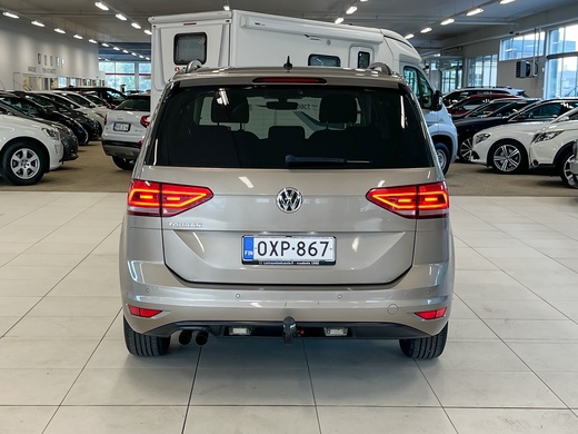 Volkswagen Touran vaihtoauto