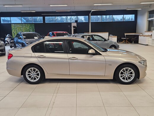 BMW 320 vaihtoauto