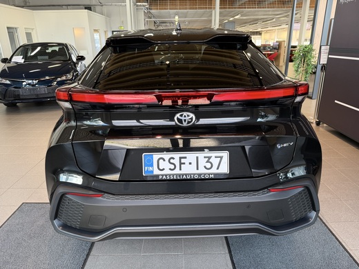 Toyota C-HR vaihtoauto