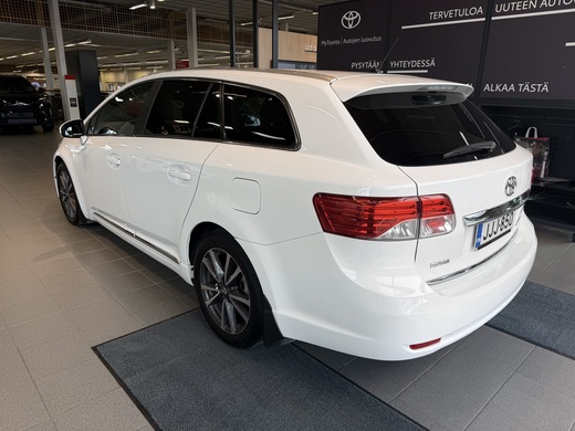 Toyota Avensis vaihtoauto