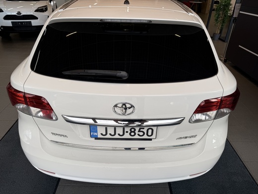 Toyota Avensis vaihtoauto