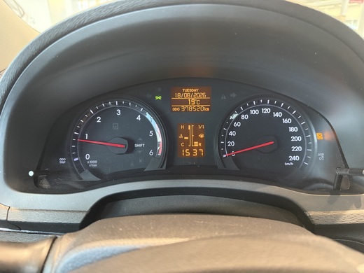Toyota Avensis vaihtoauto