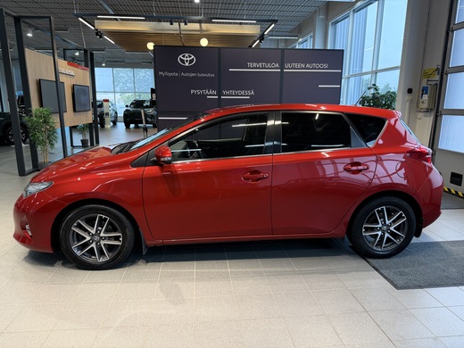 Toyota Auris vaihtoauto