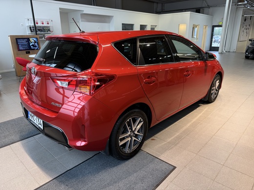 Toyota Auris vaihtoauto