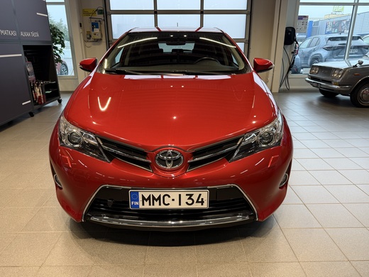 Toyota Auris vaihtoauto
