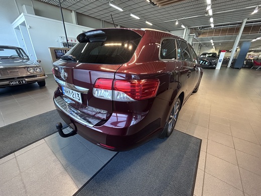 Toyota Avensis vaihtoauto
