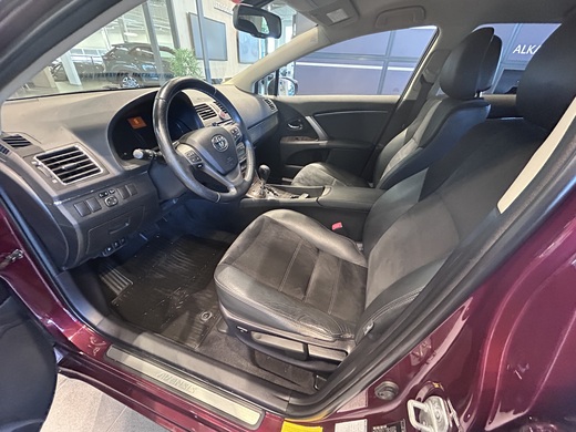 Toyota Avensis vaihtoauto