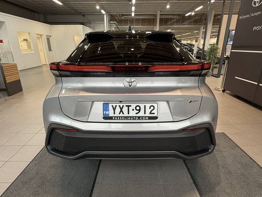 Toyota C-HR vaihtoauto