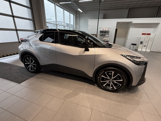 Toyota C-HR vaihtoauto
