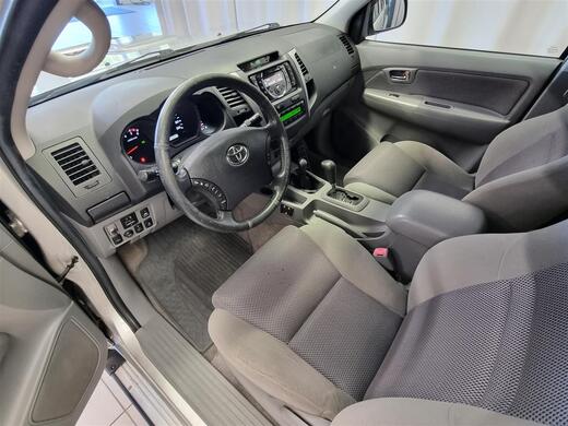 Toyota Hilux vaihtoauto