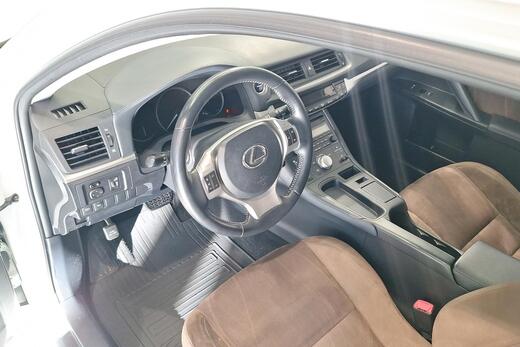 Lexus CT vaihtoauto