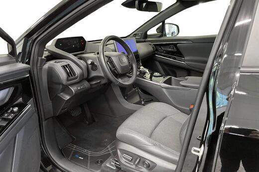 Toyota bZ4X vaihtoauto
