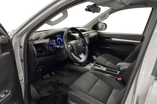 Toyota Hilux vaihtoauto