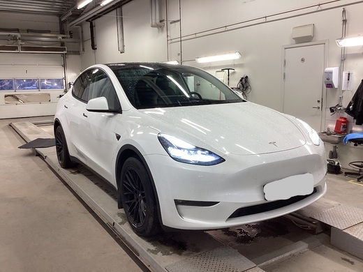 Tesla Model Y vaihtoauto