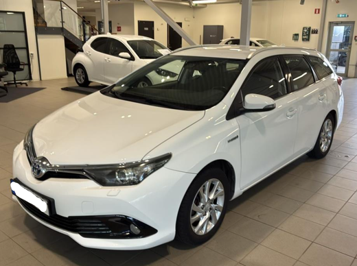 Toyota Auris vaihtoauto
