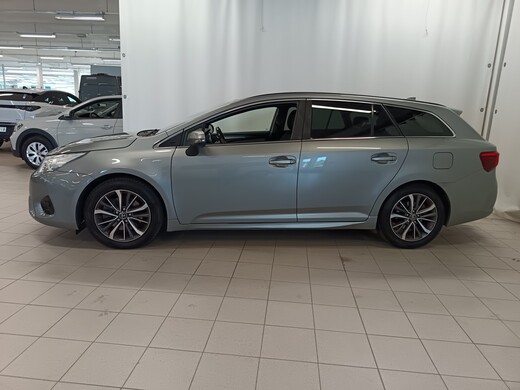 Toyota Avensis vaihtoauto
