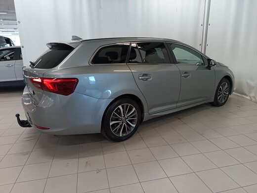 Toyota Avensis vaihtoauto