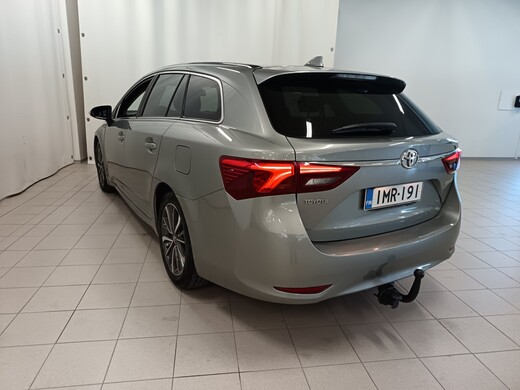 Toyota Avensis vaihtoauto