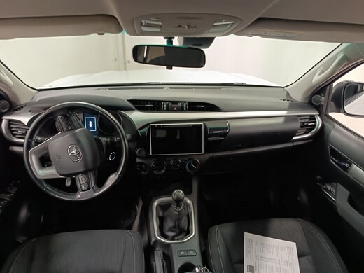 Toyota Hilux vaihtoauto