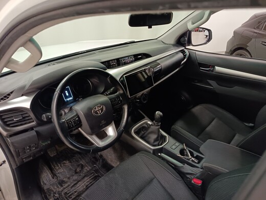 Toyota Hilux vaihtoauto