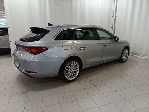 SEAT Leon Sportstourer vaihtoauto