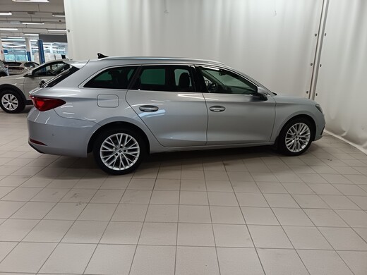 SEAT Leon Sportstourer vaihtoauto