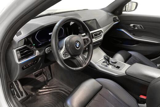 BMW 330 vaihtoauto