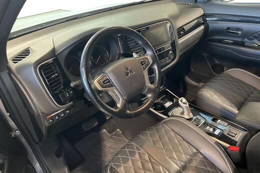 Mitsubishi Outlander PHEV vaihtoauto