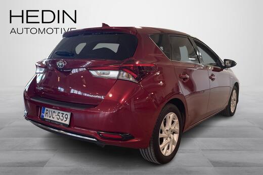 Toyota Auris vaihtoauto