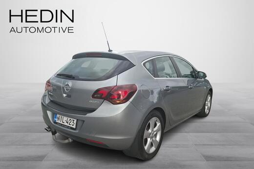 Opel Astra vaihtoauto