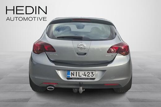 Opel Astra vaihtoauto