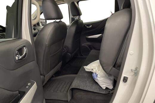 Nissan Navara vaihtoauto