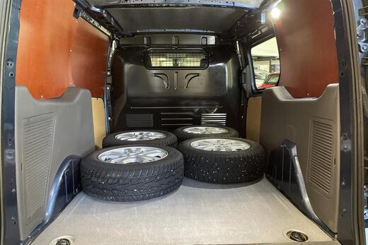 Ford Transit Connect vaihtoauto