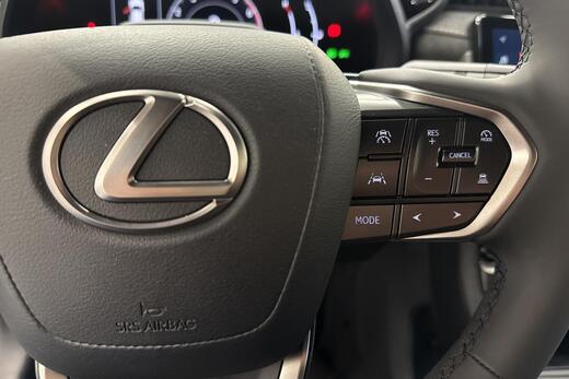 Lexus LBX vaihtoauto