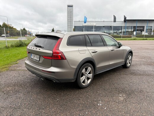 Volvo V60 Cross Country vaihtoauto