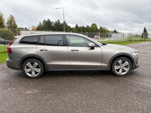 Volvo V60 Cross Country vaihtoauto