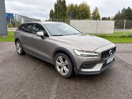 Volvo V60 Cross Country vaihtoauto