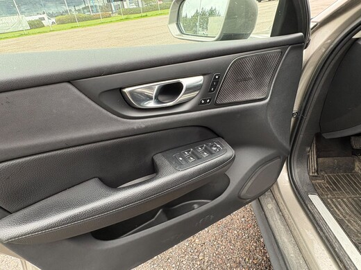 Volvo V60 Cross Country vaihtoauto