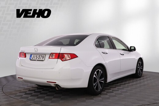 Honda Accord vaihtoauto