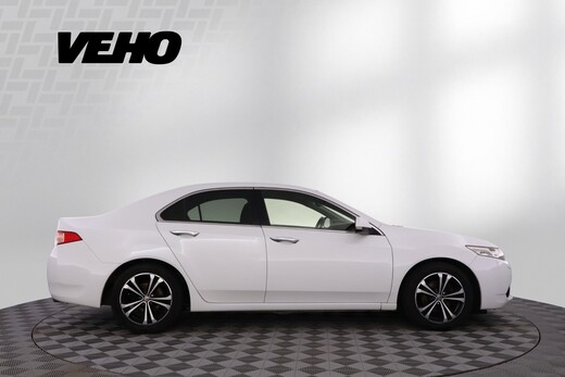 Honda Accord vaihtoauto