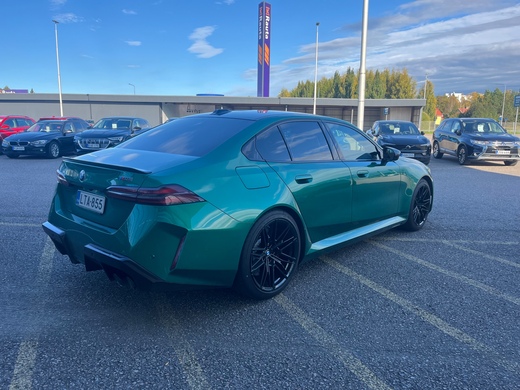 BMW M5 vaihtoauto