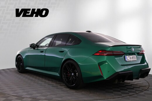 BMW M5 vaihtoauto