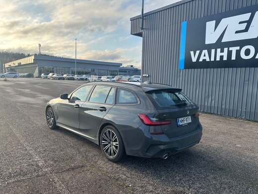 BMW 330 vaihtoauto