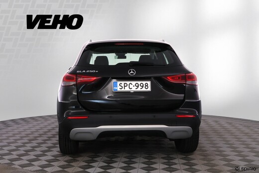 Mercedes-Benz GLA vaihtoauto